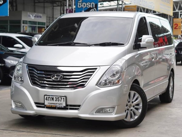 2013 Hyundai H-1 สีเงิน