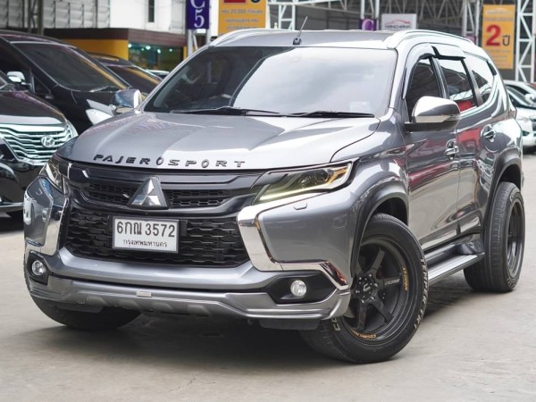 2017 Mitsubishi Pajero Sport สีเงิน