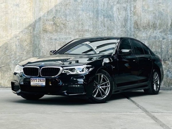 2018 BMW 5 Series G30 520d สีดำ