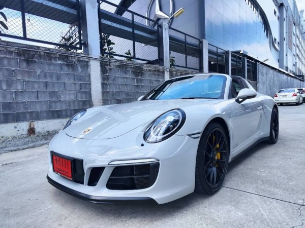 2018 Porsche 911.2 Carrera 4 GTS TAGA สีขาว