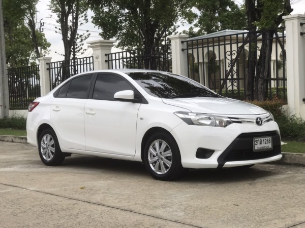 TOYOTA VIOS 1.5E ปี2013 ไมล์น้อย 73,000 มือเดียว บอดี้สวยน็อตไม่ขยับ เครดิตดีฟรีดาวน์