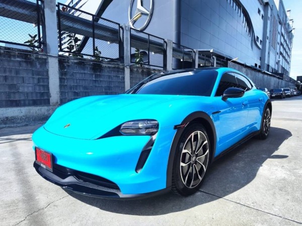 2023 Porsche Taycan สีฟ้า