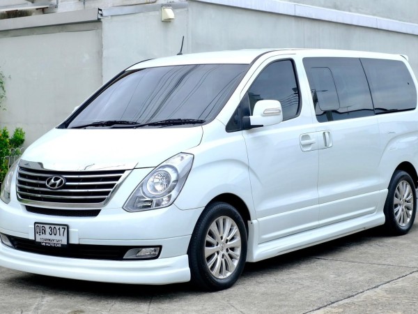 Hyundai Grand starex 2.5 VIP auto ไมล์แท้ ฟรีดาวน์