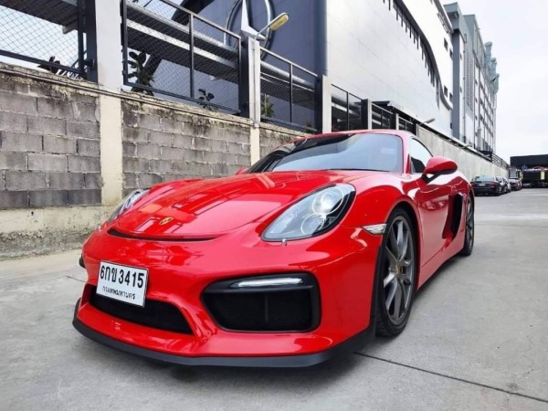 2015 Porsche Cayman สีแดง