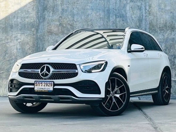 2020 Mercedes-Benz GLC-Class GLC Coupe GLC 300 e 4MATIC Coupe AMG สีขาว