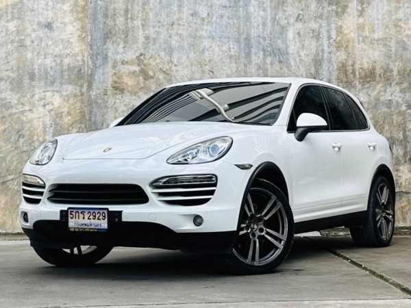 2012 Porsche Cayenne สีขาว