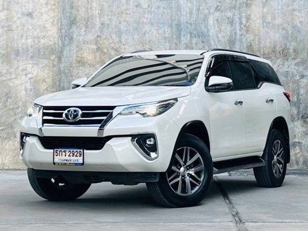 2018 Toyota Fortuner สีขาว