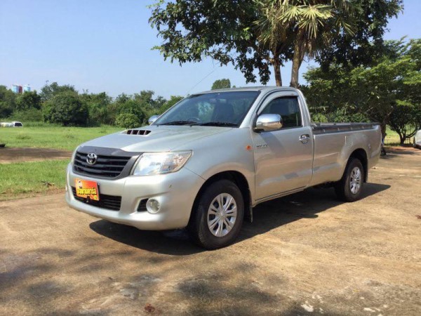 Toyota Hilux Vigo ตอนเดียว ปี 2013 สีเทา