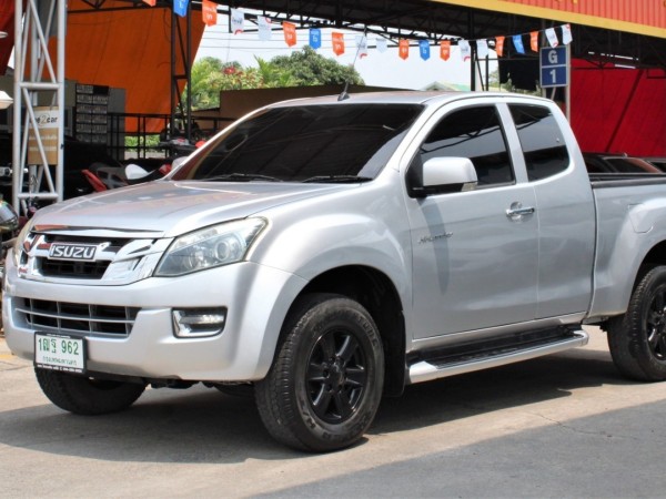 ฟรีดาวน์จัดท่วม ซื้อสดไม่มีVat ผ่อน 6xxx 2014 Isuzu D-Max Hi-Lander SPACE CAB 2.5 L M/T สีบรอนซ์เงิน เกียร์ธรรมดา ตัวสูง แคปเปิดได้ มือเดียวออกห้าง