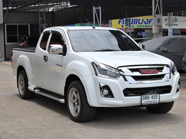 👉 ฟรีดาวน์ 👉 ดอกเบี้ย 0 % 1 ปี 👉ขับฟรี 3 เดือน 2017 Isuzu D-Max Hi-Lander SPACE CAB 1.9 L Ddi BLUE POWER MT สีขาว