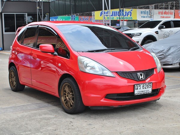 ผ่อน 4xxx 2009 Honda Jazz 1.5 V i-VTEC AT สีแดงนกแก้ว เกียร์ออโต้ ทรงดีสีใหม่ ไม่มีชนอุบัติเหตุหนัก ภายในเดิม เครื่องเดิมๆ