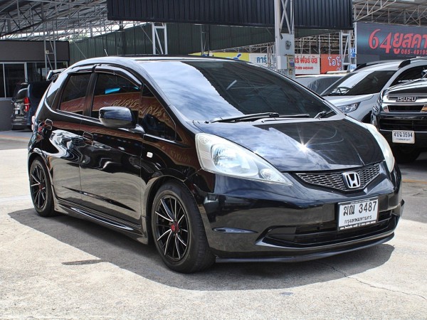 2010 Honda Jazz 1.5 S i-VTEC A/T สีดำ ออโต้ รถเดิมมากๆไม่แต่งอะไรเลย ไม่มีชน ขับดี