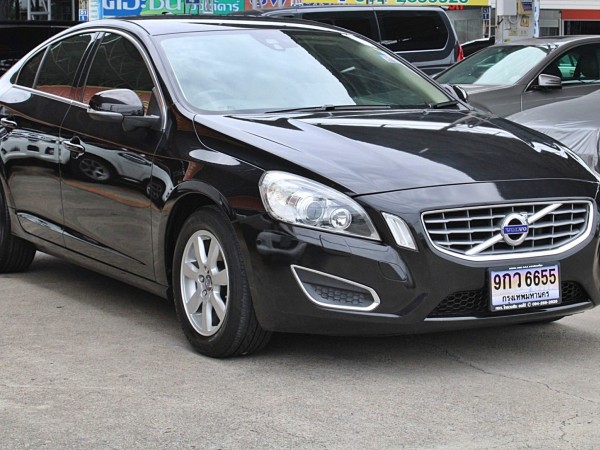 2012 Volvo S60 1.6 DRIVe B Turbo 6 AT Power Shift 180 HP สีดำ Premium Compact Car ในราคา Eco รถสีเดิม ไร้อุบัติเหตุ