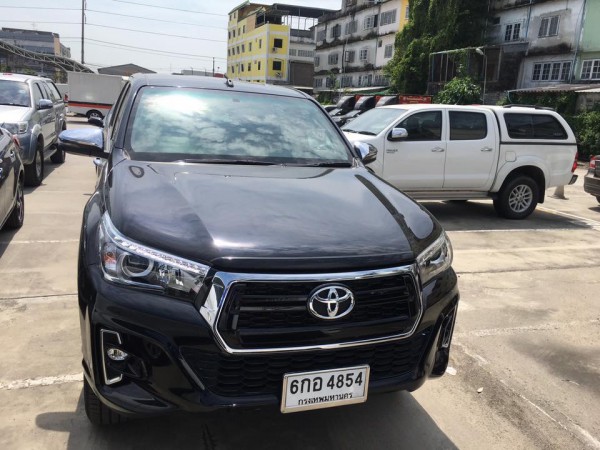 Toyota Hilux Revo Prerunner ปี 2017 สีดำ