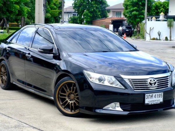 Toyota Camry 2.0 G เครื่องยนต์: เบนซิน เกียร์: ออโต้ ปี: 2014 สี: ดำ