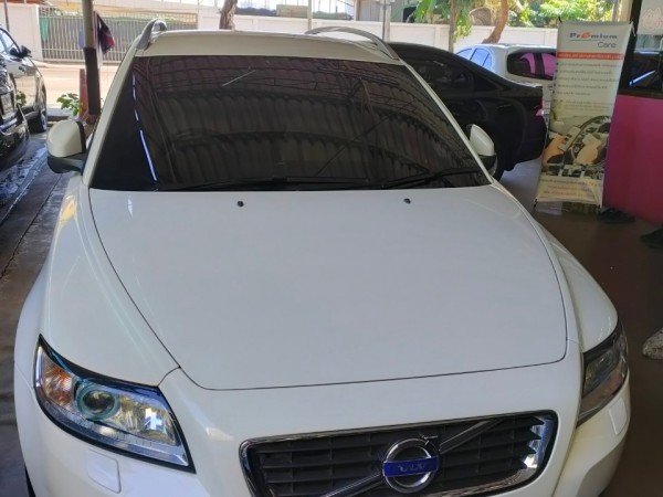 2013 Volvo V50 สีขาว