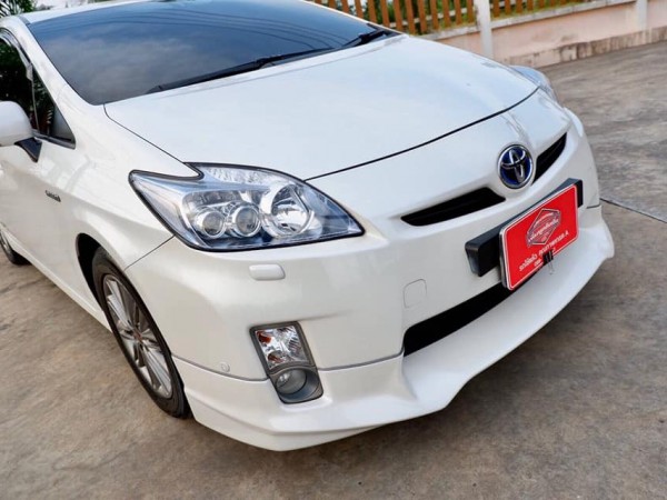 Toyota Prius ปี 2012 สีขาว