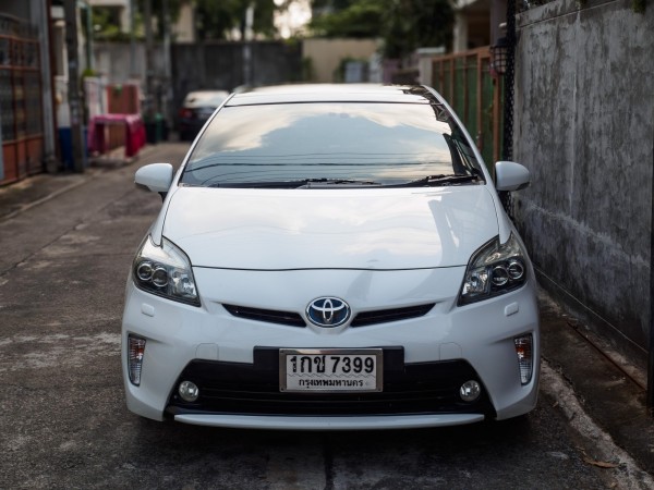 2012 Toyota Prius สีขาว