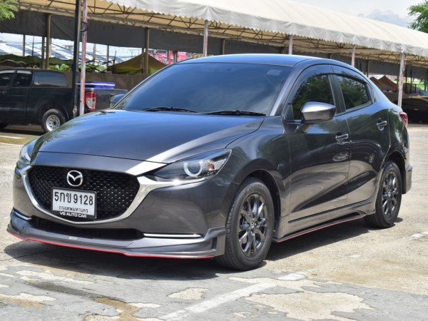 Mazda 2 1.3 S leather เครื่องยนต์เบนซิน เกียร์ออโต้ ปี2020 สีเทา ไมล์ 15,xxx Km. ฟรีดาวน์