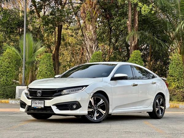 Honda Civic 1.5 TURBO RS ปี 2018 auto ฟรีดาวน์ สดพร้อมโอน