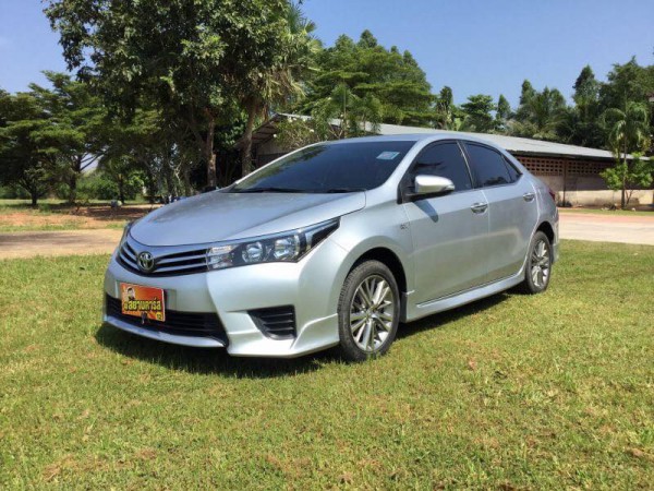 Toyota Corolla Altis โฉม 14-16 ปี 2014 สีเทา