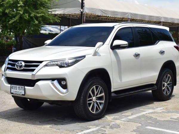 Toyota Fortuner 2.8 v Sigma4 4WD เครื่องยนต์: ดีเซล เกียร์: ออโต้ ปี: 2017 สี:ขาว ไมล์: 16x,xxx กม.☑️