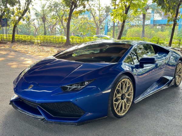 2017 Lamborghini Huracan Performante สีน้ำเงิน