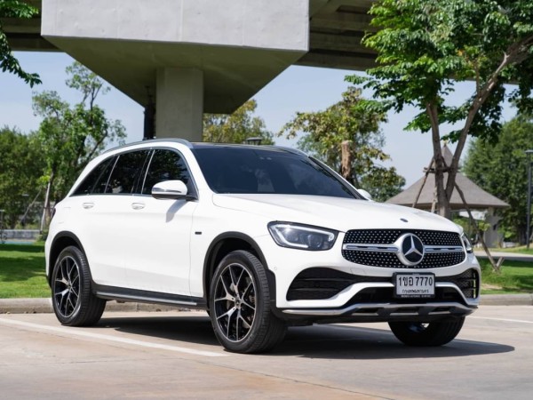 2020 Mercedes-Benz GLC-Class GLC Coupe GLC 300 e 4MATIC Coupe AMG สีขาว