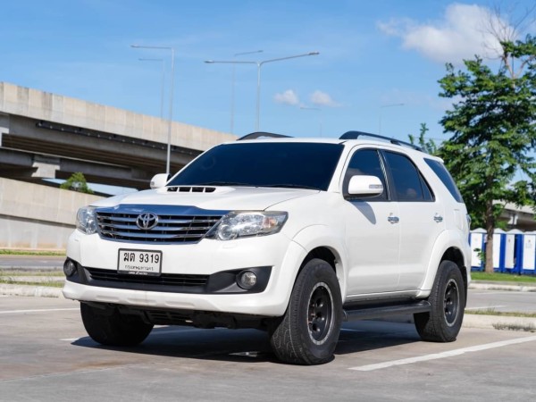 2012 Toyota Fortuner ไมเนอร์เชนจ์ 1 สีขาว