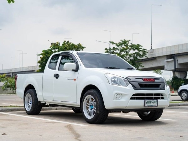 2018 Isuzu D-Max Space Cab สีขาว