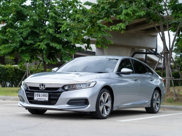 2019 Honda Accord สีเงิน