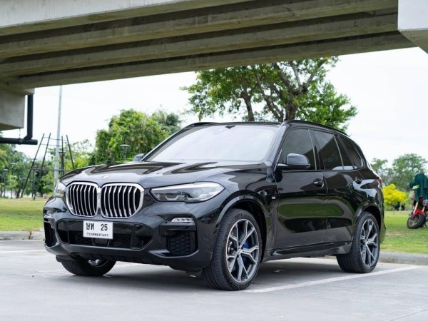 2022 BMW X5 G05 สีดำ