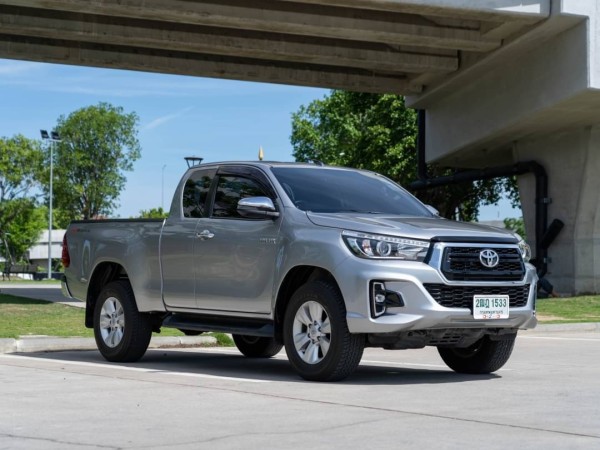 2018 Toyota Hilux Revo Smart cab สีเงิน