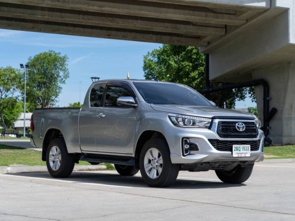 2018 Toyota Hilux Revo Smart cab สีเงิน