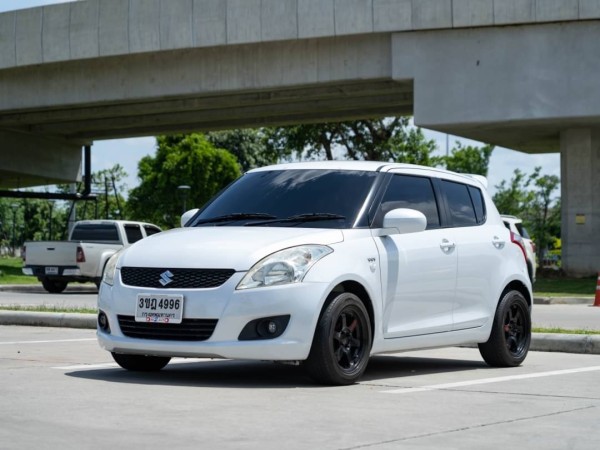 2012 Suzuki Swift 1.5 สีขาว