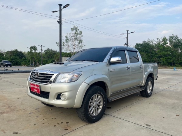 2011 Toyota Hilux Vigo Double cab สีเงิน