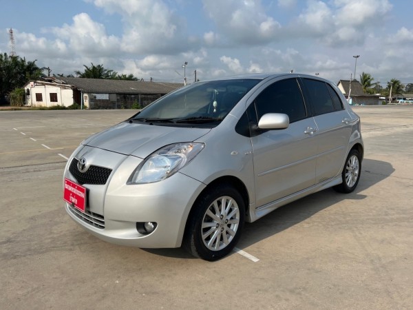 2006 Toyota Yaris สีขาว