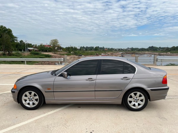 2001 BMW 332i E46 สีน้ำตาล