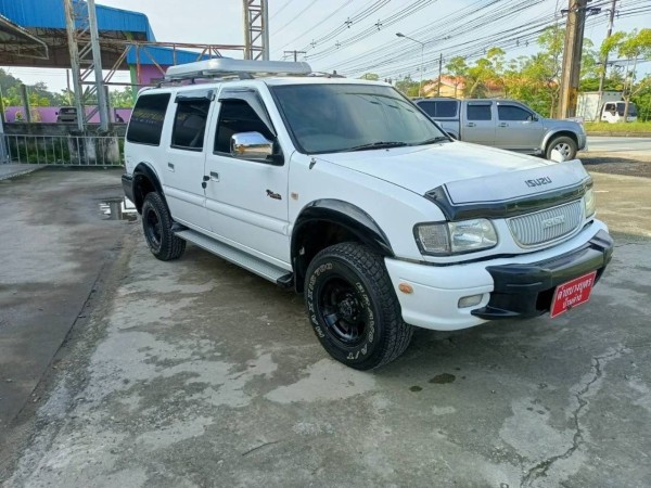 2001 Isuzu Grand Adventure 3.0 4WD สีขาว