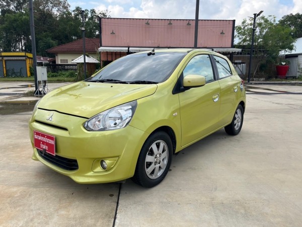 2012 Mitsubishi Mirage สีเขียว