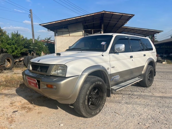 2006 Mitsubishi Strada G-Wagon สีขาว