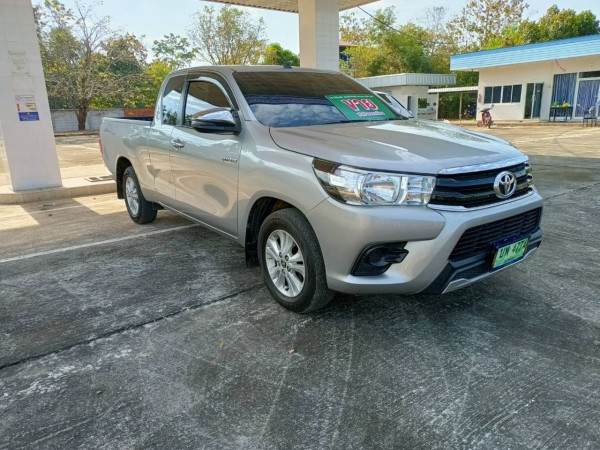2018 Toyota Hilux Revo Prerunner สีเงิน