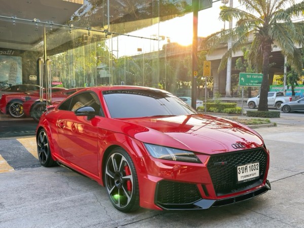 2020 Audi TTRS Quattro coupe สีแดง