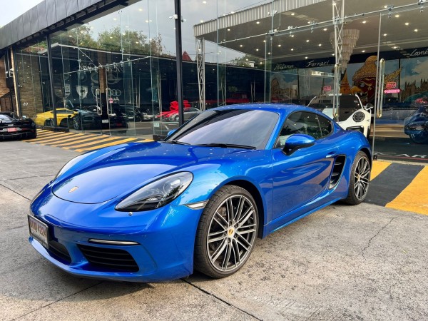 2018 Porsche 718 Cayman สีน้ำเงิน