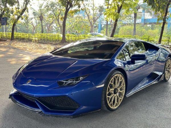 2017 Lamborghini LP610-4 สีน้ำเงิน