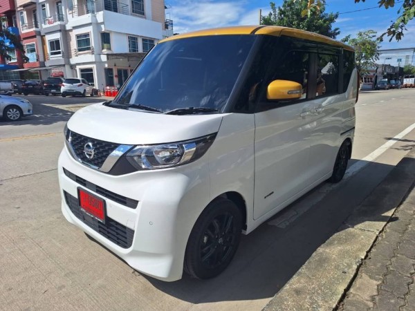 2023 Nissan Roox สีขาว