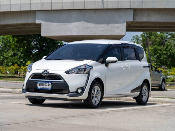 2019 Toyota Sienta สีขาว