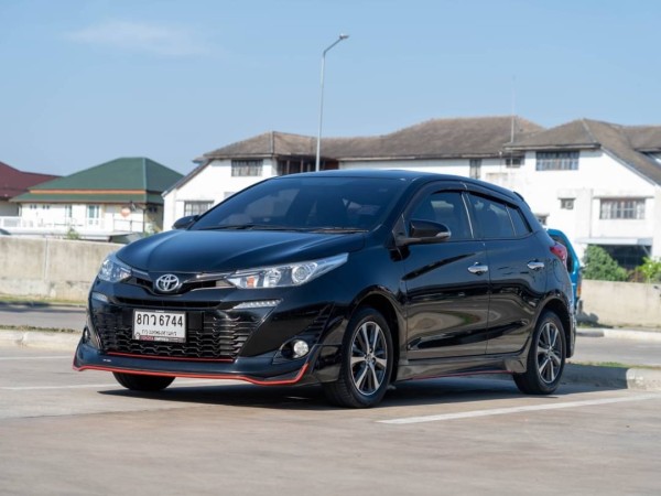 2019 Toyota Yaris สีดำ