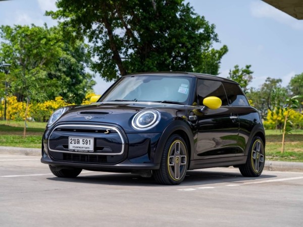 2022 Mini Cooper SE Hatchback RHD สีน้ำเงิน