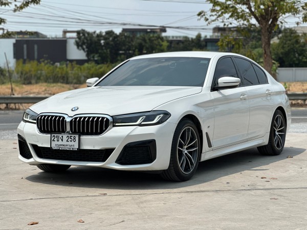 2021 BMW 520d Msport สีขาว